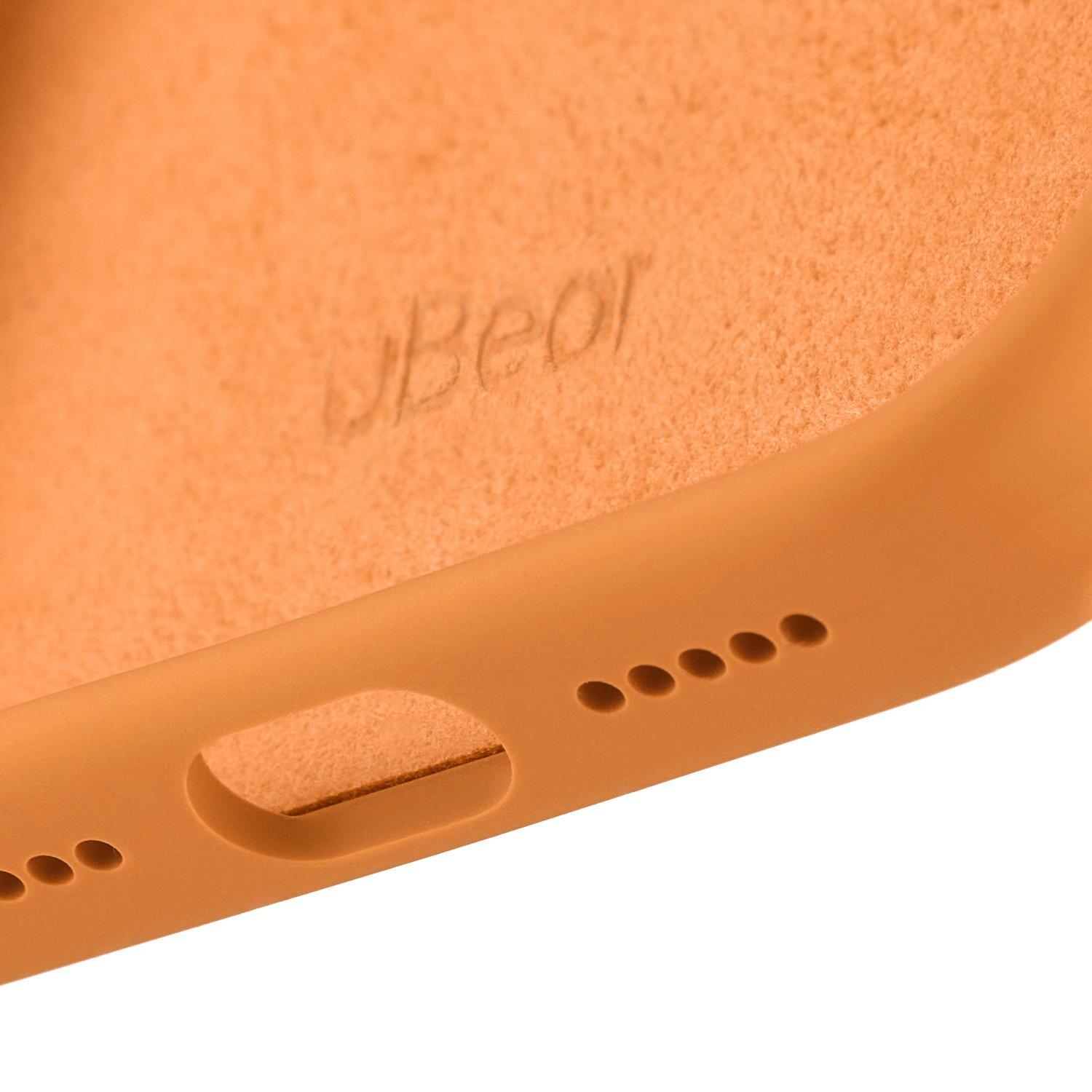 На фото изображено Чехол защитный uBear Touch Mag Case для iPhone 17 Pro, MagSafe, оранжевый