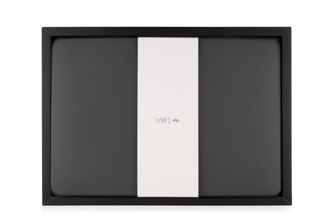 Чехол защитный "vlp" Plastic Case для MacBook Pro 15'', черный