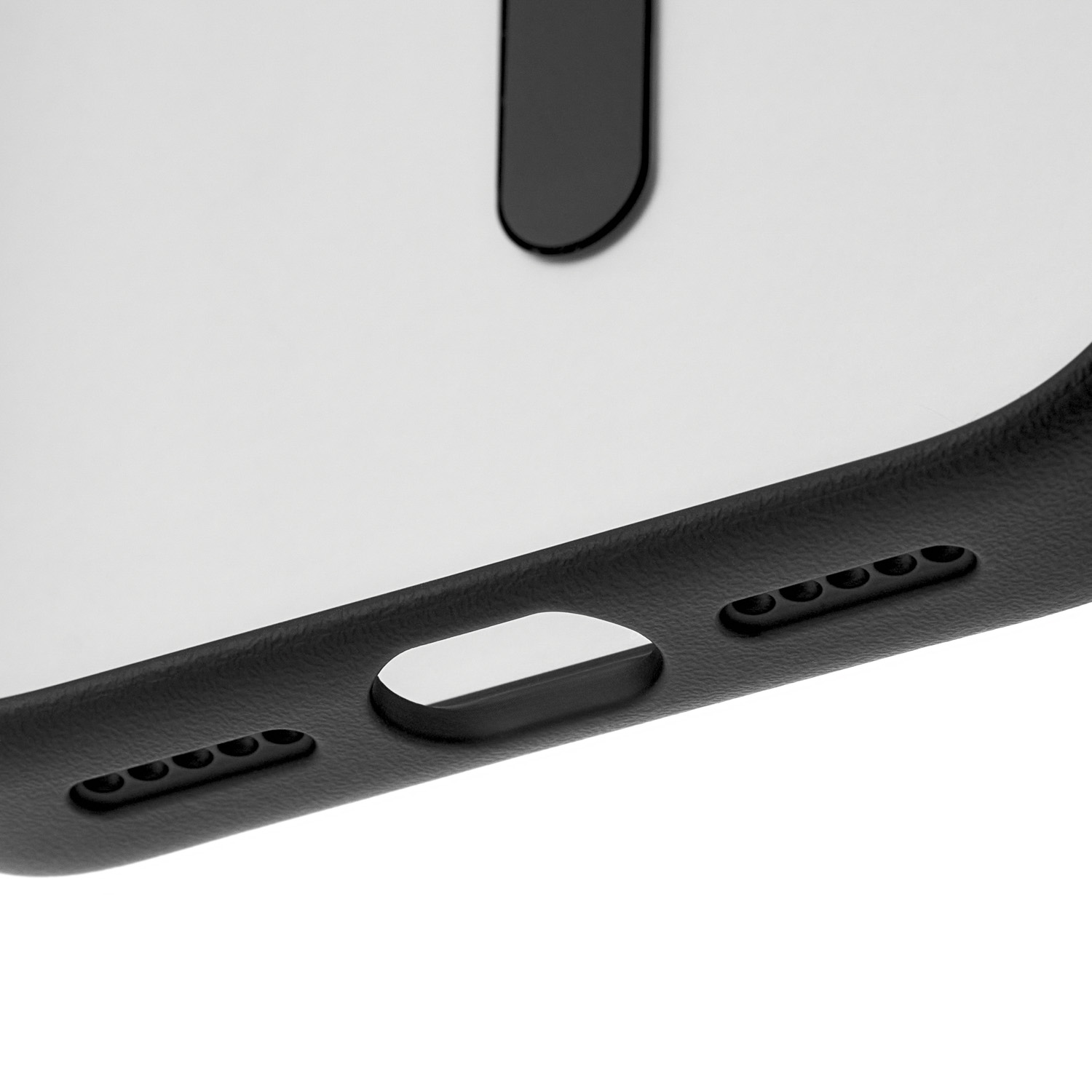 На фото изображено Чехол защитный uBear Cloud Mag Case для iPhone 17 Pro Max, MagSafe, черный