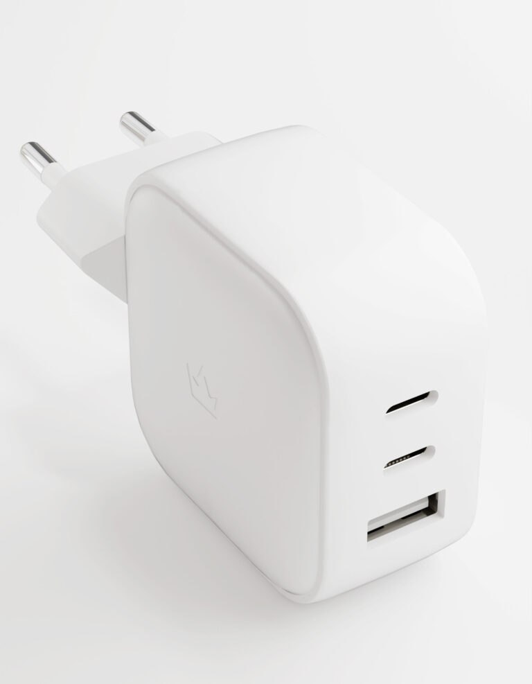 На фото изображено Адаптер питания VLP G-Charge 65W 2xUSB-C + USB-A белый