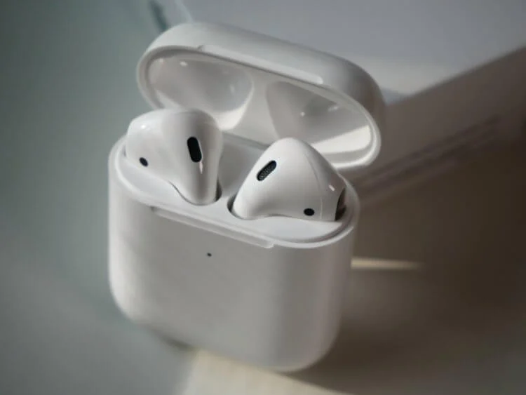    Apple AirPods 2 R 2-   A2032